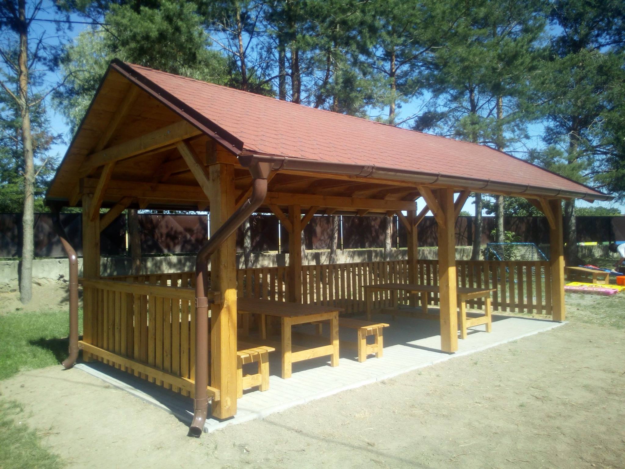 Realizace Vestaj — zastřešená pergola